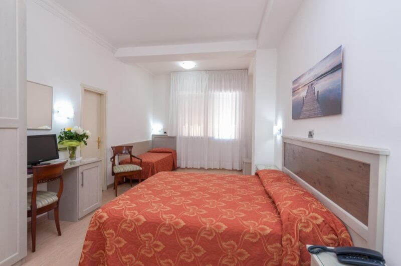 Foto camera Hotel Suisse Marina di Pietrasanta