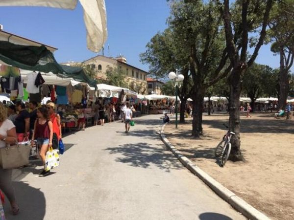 foto-mercato-forte-dei-marmi