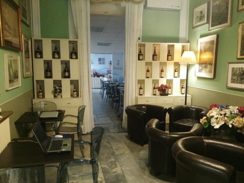 Foto sala lettura hotel Ondina