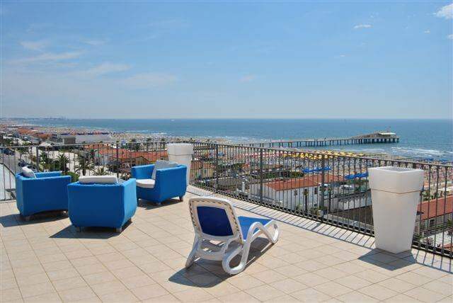 Foto terrazza hotel Sole e Mare Lido di Camaiore