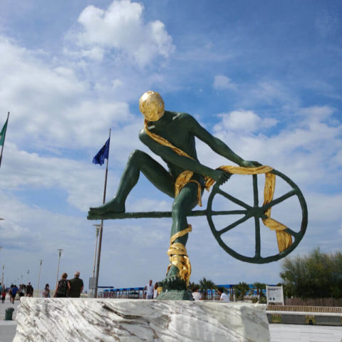 Statua pontile Forte dei Marmi