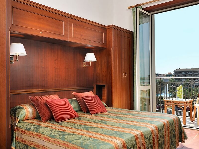 Foto camera con balcone hotel President Viareggio