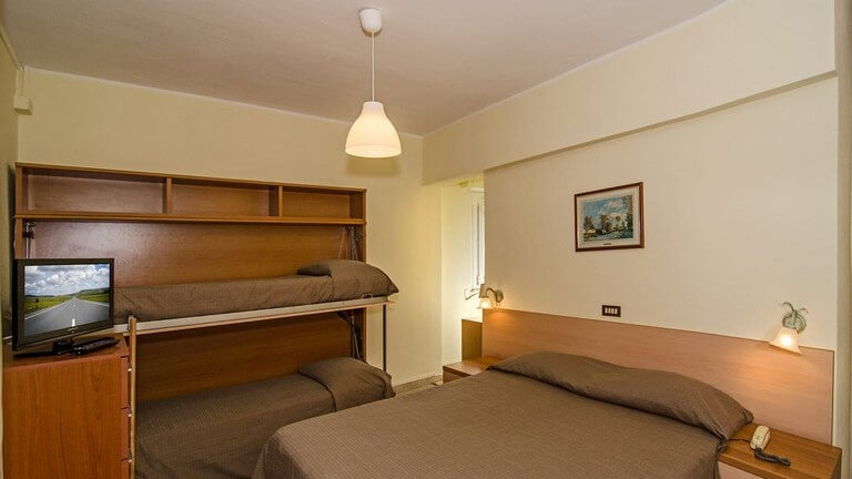 Foto camera familiare Hotel Laurin Lido di Camaiore