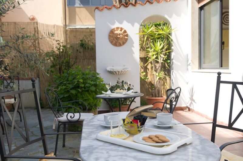 Foto giardino interno Hotel Milton