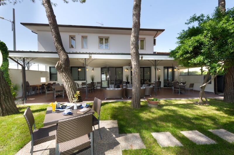 Hotel Mediterraneo Marina di Pietrasanta 3 Stelle Hotel Mediterraneo Marina di Pietrasanta 3 Stelle