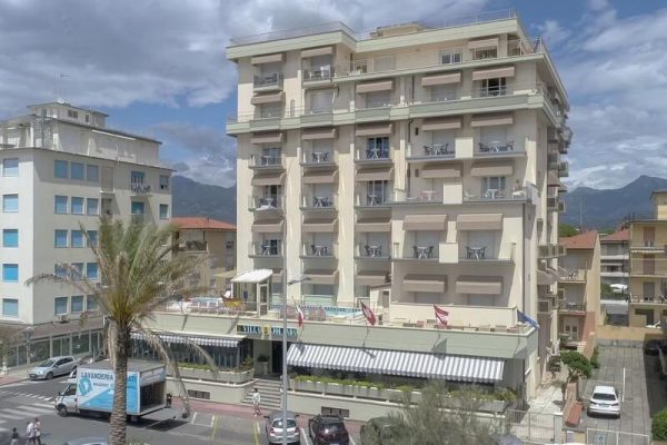 Foto Hotel Villa Jolanda Lido di Camaiore Foto Hotel Villa Jolanda Lido di Camaiore