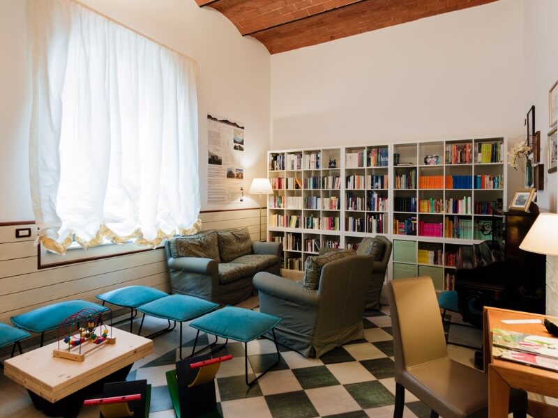 Foto sala lettura Hotel Regina Forte dei Marmi