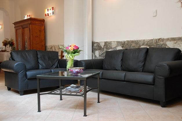 Foto salotto hotel Luana
