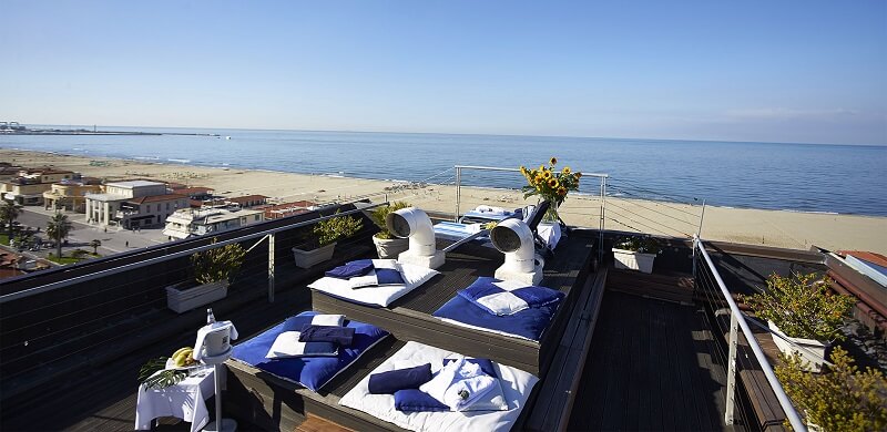 Foto terrazza solarium hotel Astor Viareggio