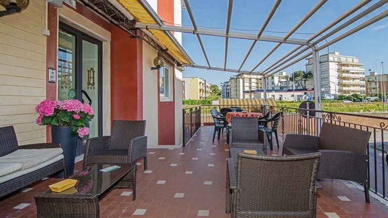 Foto veranda Hotel Laurin
