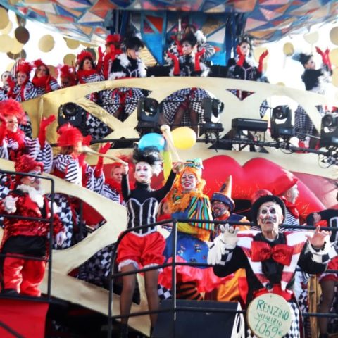Sfilata carri Carnevale di Viareggio