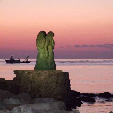 Tramonto a Viareggio Monumento Inaco Biancalana