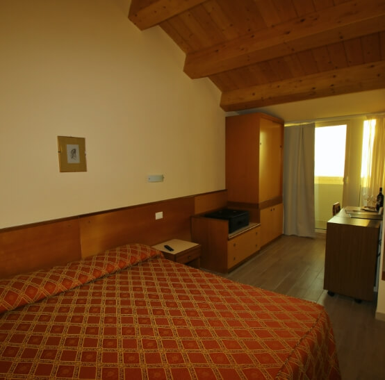 Foto camera familiare Hotel La Vela Lido di Camaiore