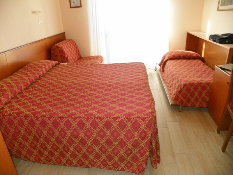 Foto camera tripla Hotel La Vela Lido di Camaiore