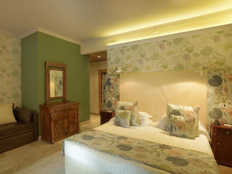 Foto arredi camera hotel Augustus Forte dei Marmi