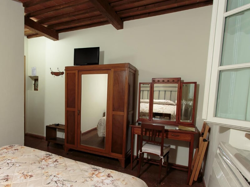 Foto arredo camere hotel Giuly Torre del Lago