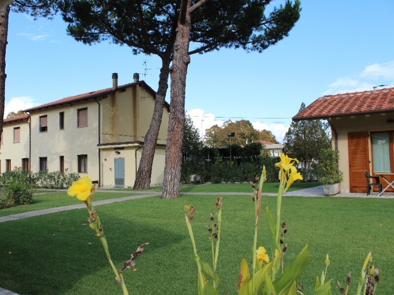 Foto giardino hotel villa Rosy Torre del Lago