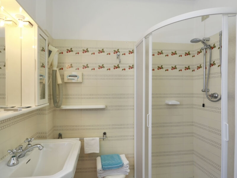 Foto bagno hotel Piccadilly Lido di Camaiore
