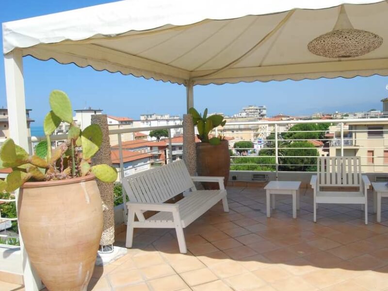 Foto terrazza hotel Bracciotti Lido di Camaiore