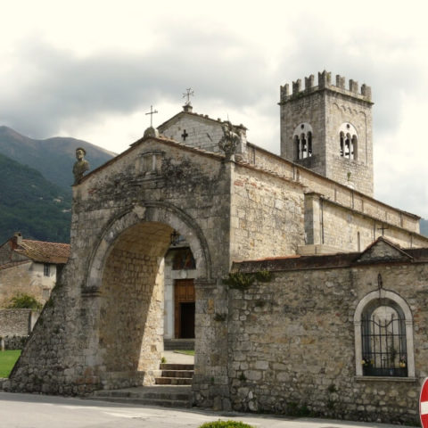 Esterno della Badia di Camaiore