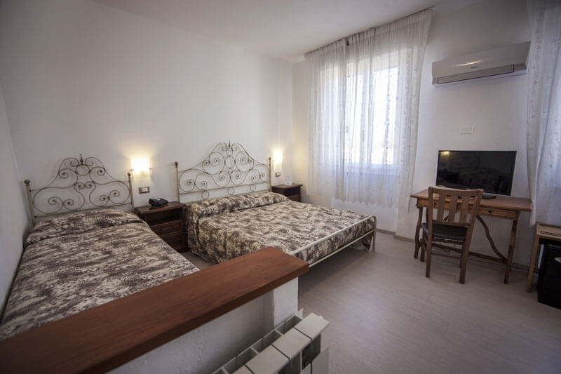 Foto camera familiare hotel Pineta Mare Lido di Camaiore