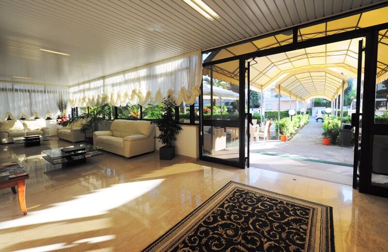 Foto ingresso hotel Pineta Mare Lido di Camaiore