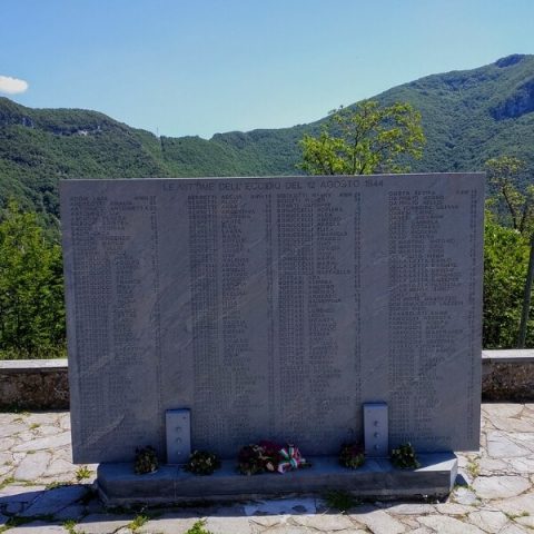 Lapide vittime eccidio Sant’Anna di Stazzema